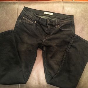 Free People Cropped Skinny Black Jean Size 24